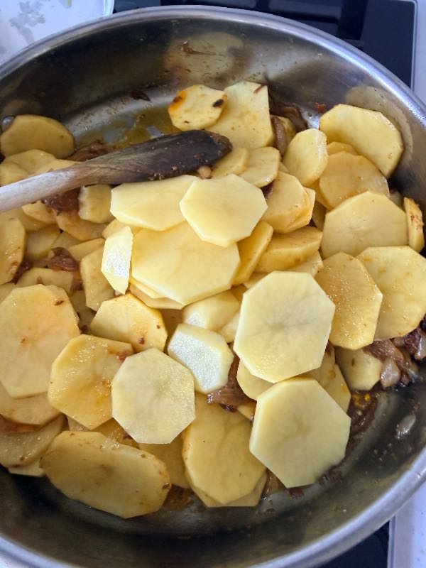 Round Potatoes (Gol Gol Aloo)